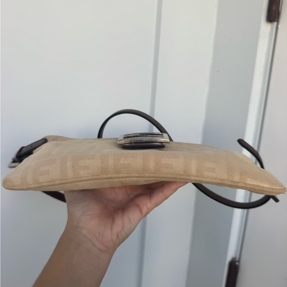 Fendi Baguette, Vintage & Authentic with COA & extra strap - Picture 5 of 14